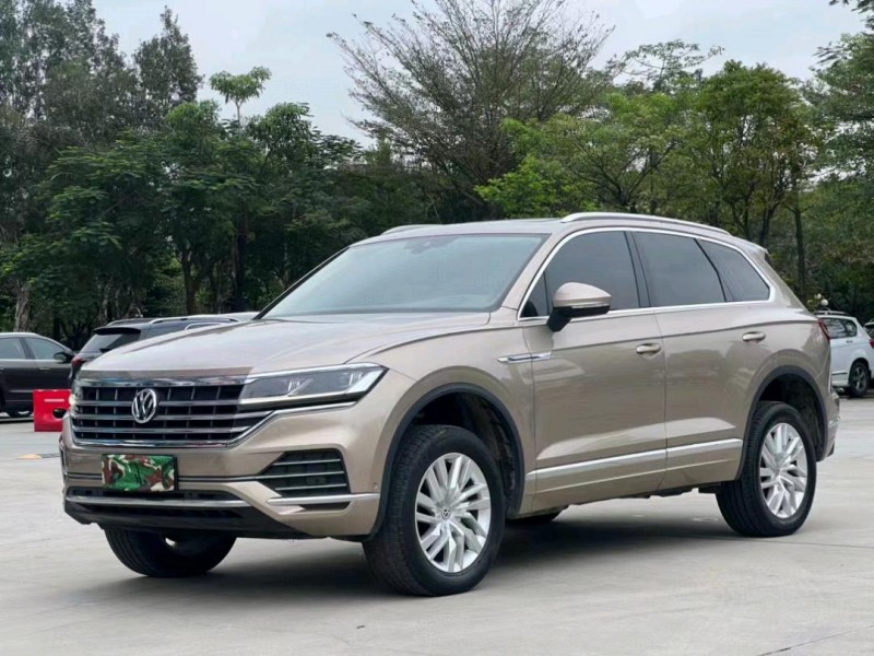 东莞19年大众途锐3