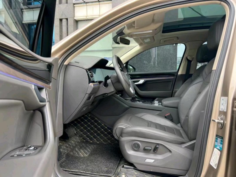 东莞19年大众途锐7