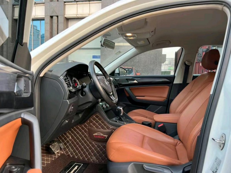 东莞19年大众探岳7