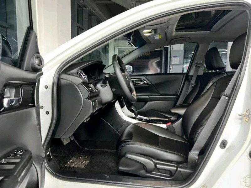 东莞16年本田雅阁7