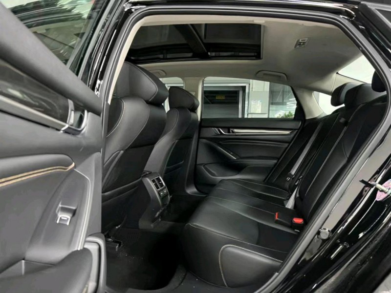 东莞22年本田雅阁4