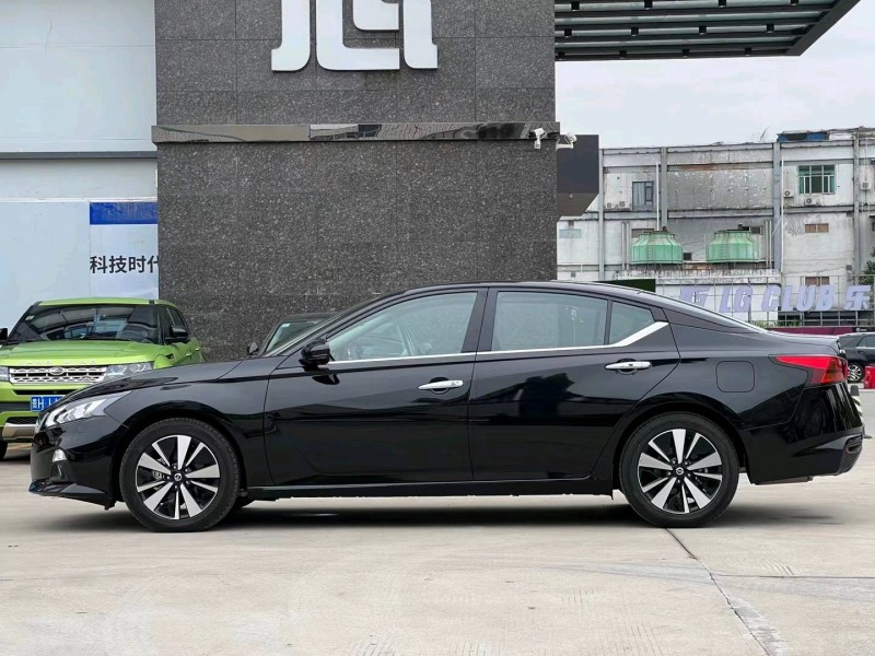 东莞22年日产天籁4