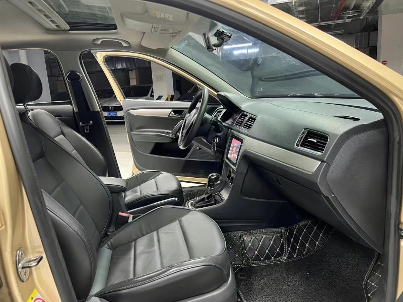 成都15年大众朗逸3