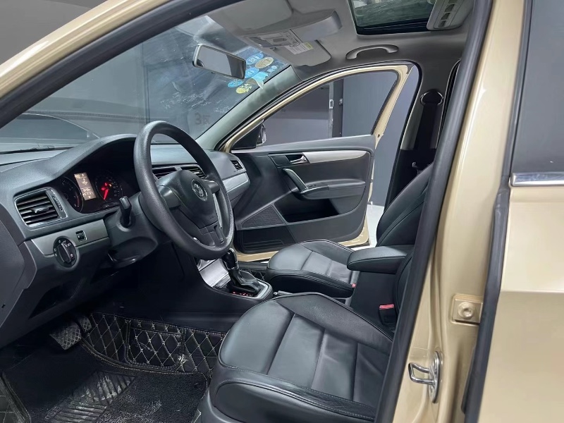 成都15年大众朗逸8