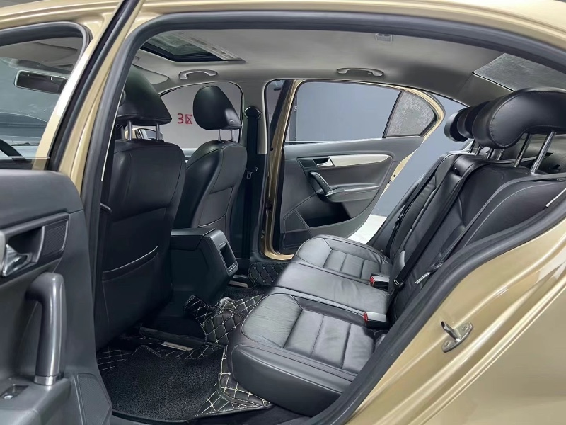 成都15年大众朗逸9