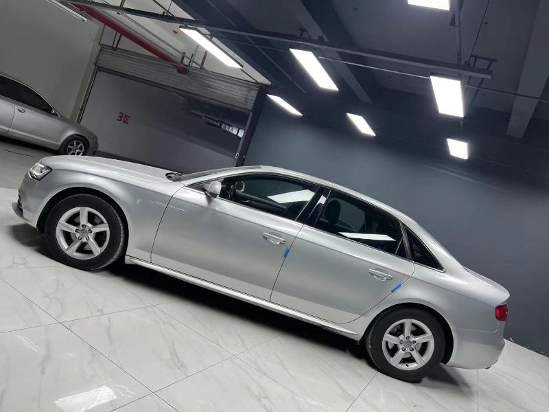 成都15年奥迪A4L5