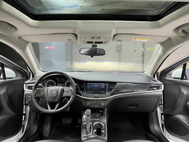 成都22年别克威朗8