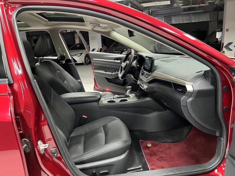 成都21年日产天籁2