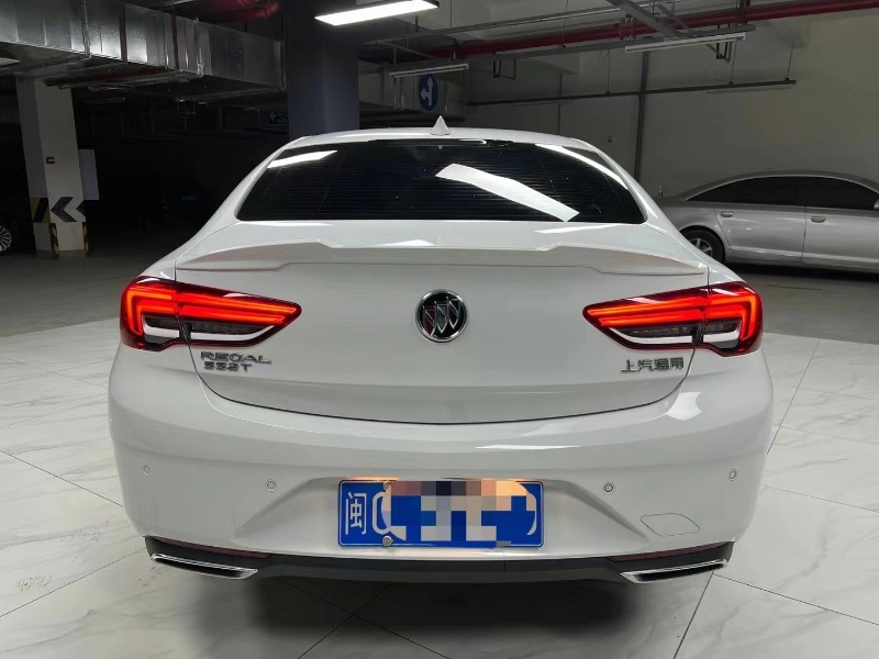 成都21年别克君威8