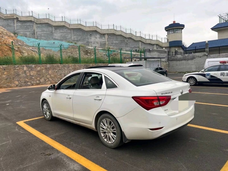 济南16年别克英朗7