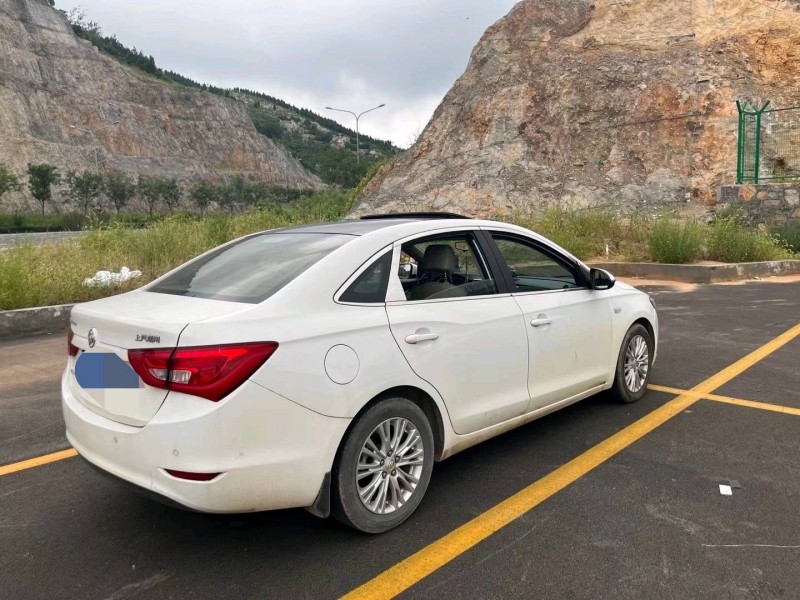 济南16年别克英朗8