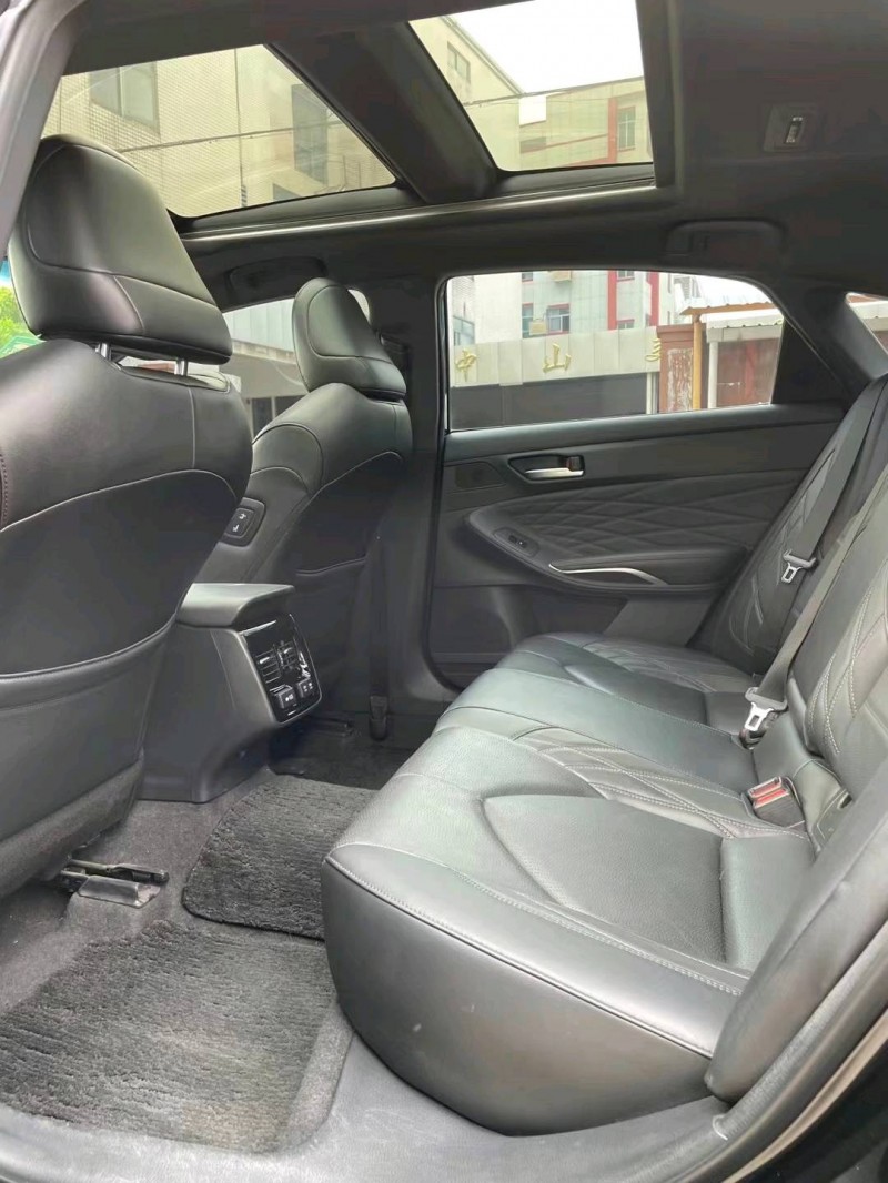 中山19年丰田亚洲龙7