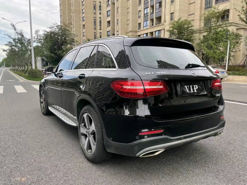 苏州17年奔驰GLC9
