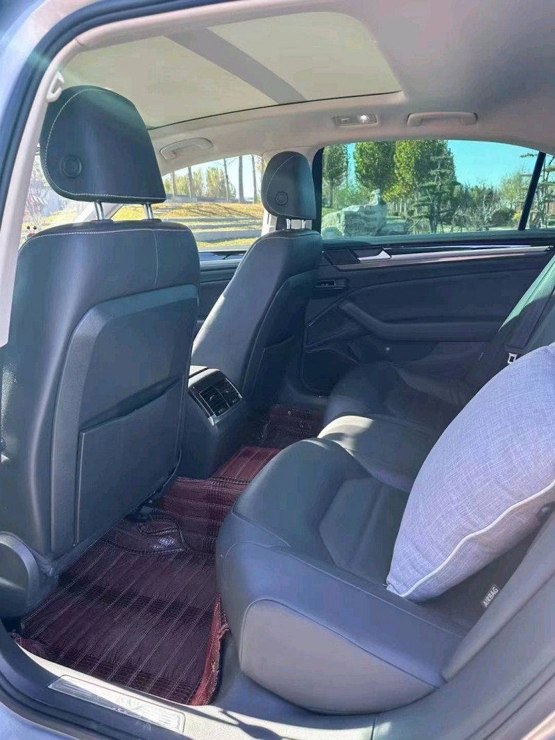 邯郸18年大众辉昂8