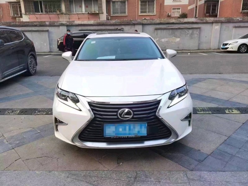 嘉兴16年雷克萨斯ES1