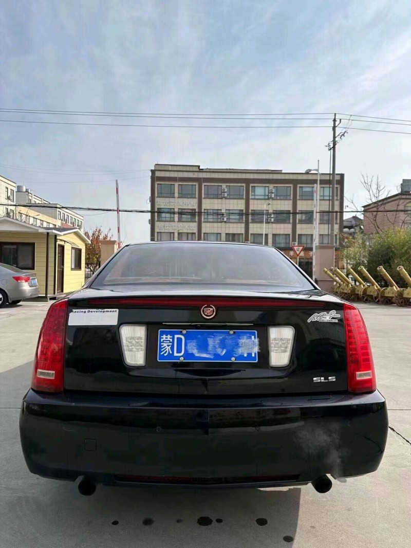 枣庄10年凯迪拉克赛威6
