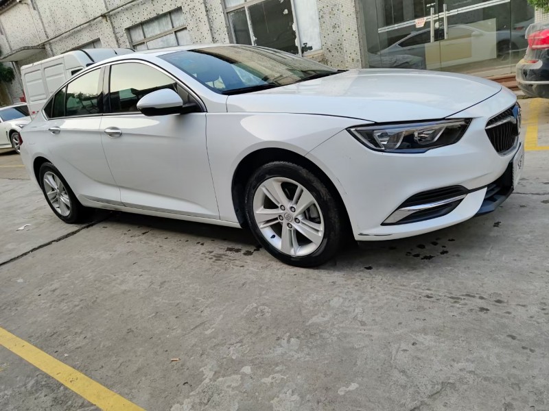 广州19年别克君威2