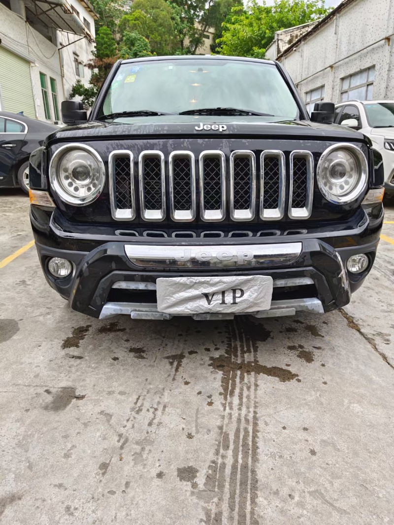 广州15年Jeep自由客9