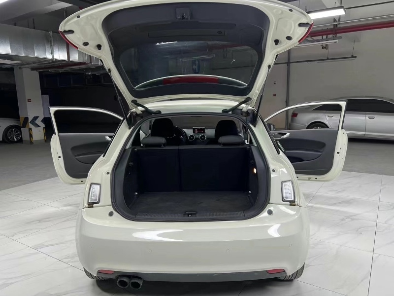 成都12年奥迪A15