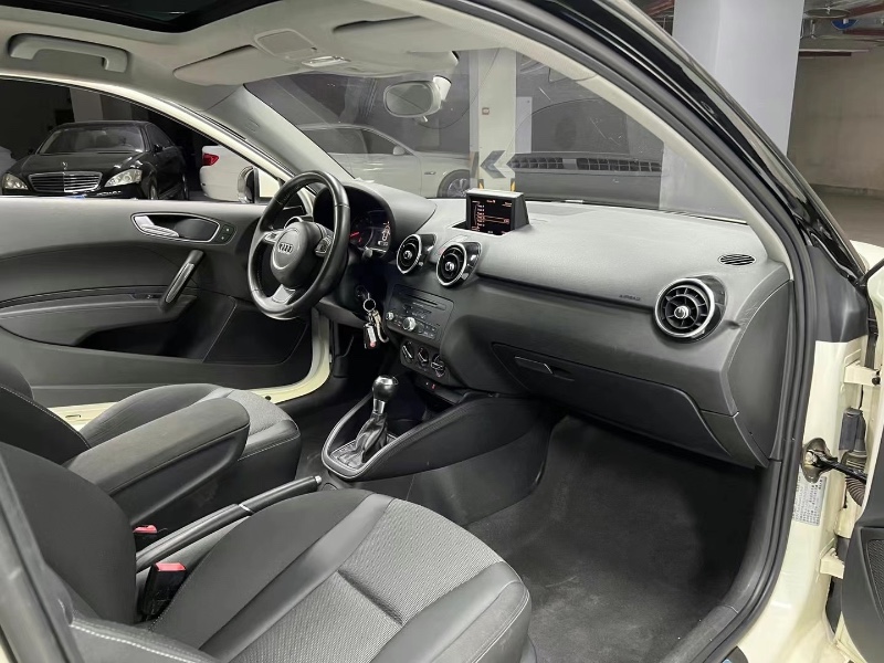 成都12年奥迪A18