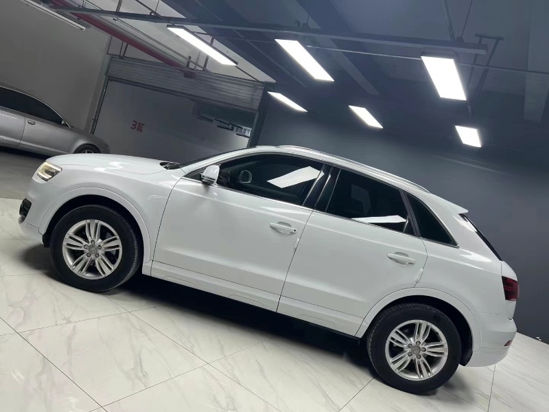 成都15年奥迪Q33