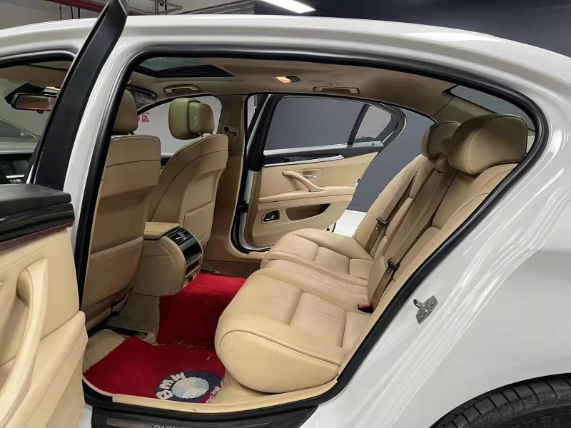 成都11年宝马5系7