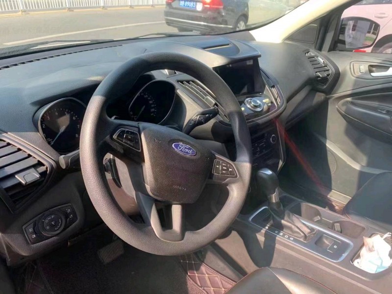 青岛17年福特翼虎6