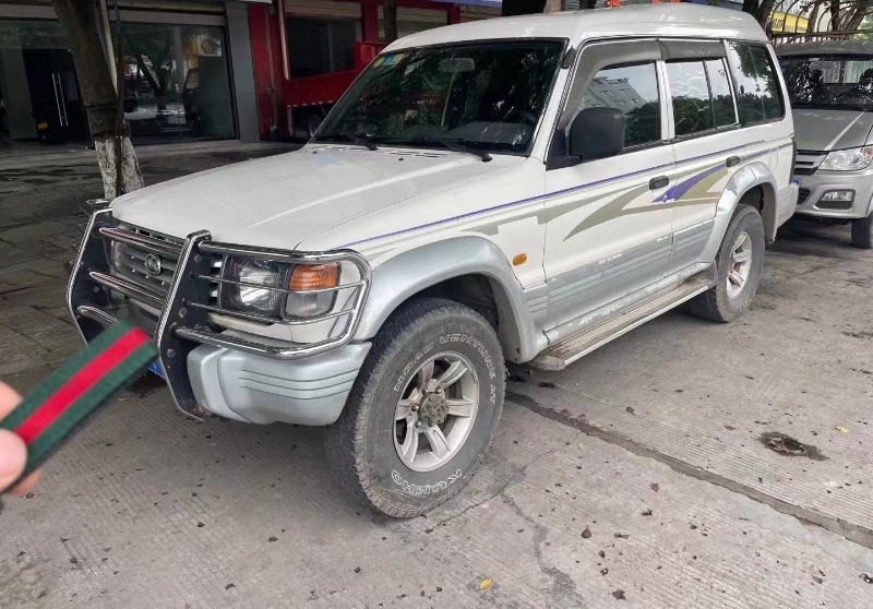 重慶13年獵豹汽車黑金剛2