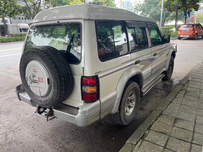 重慶13年獵豹汽車黑金剛3