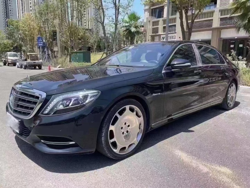 重庆16年奔驰迈巴赫S级5