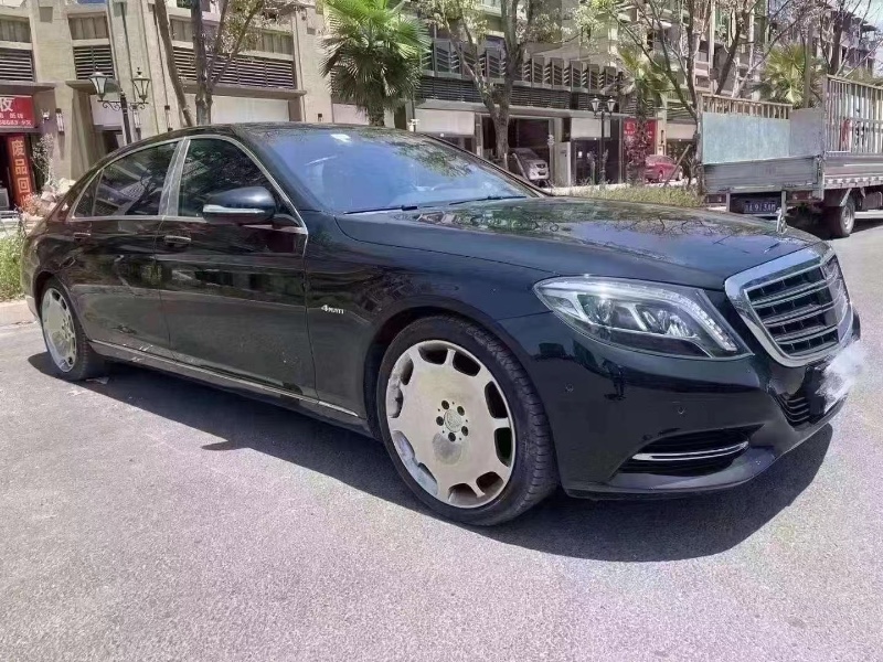 重庆16年奔驰迈巴赫S级4