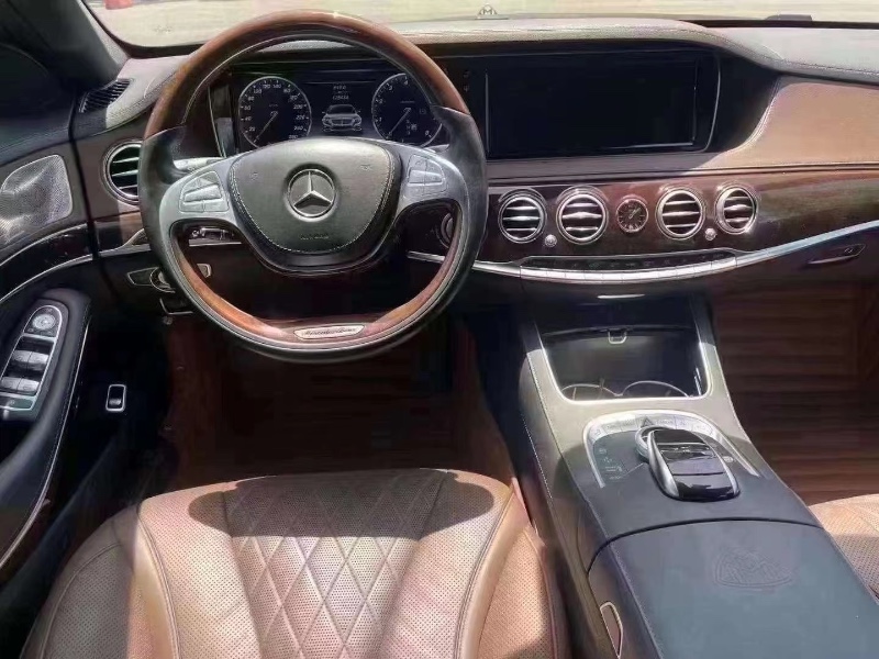 重庆16年奔驰迈巴赫S级7