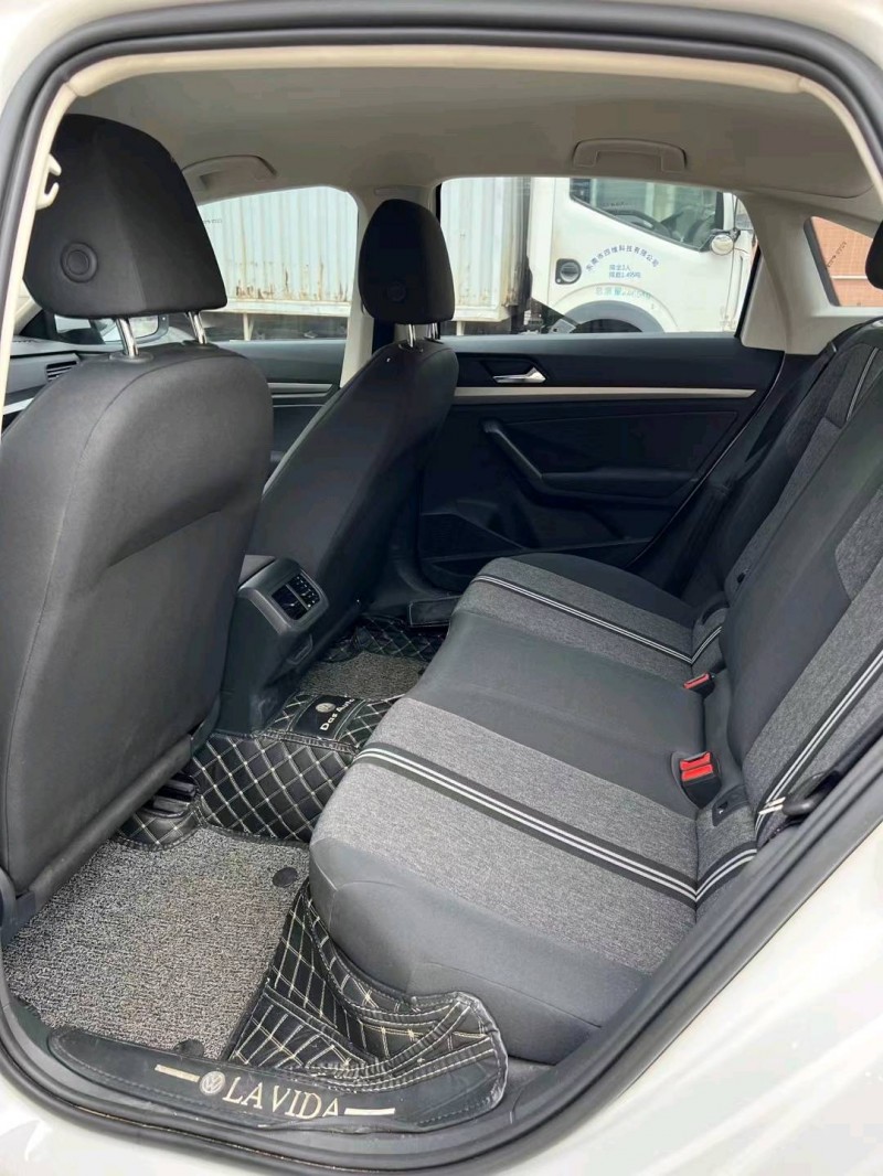 东莞20年大众朗逸5