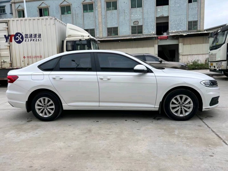 东莞20年大众朗逸8