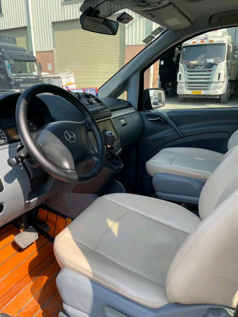 东莞14年奔驰威霆4