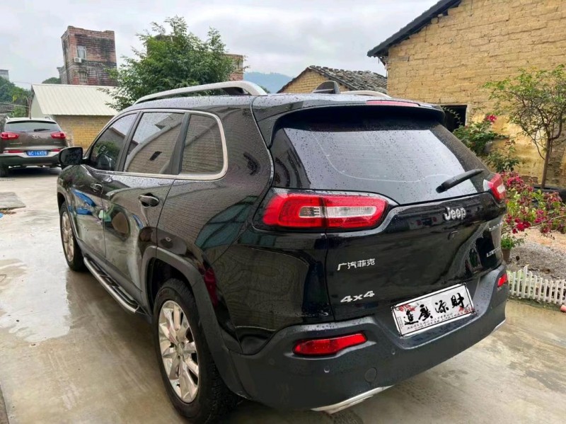 珠海18年Jeep自由光5