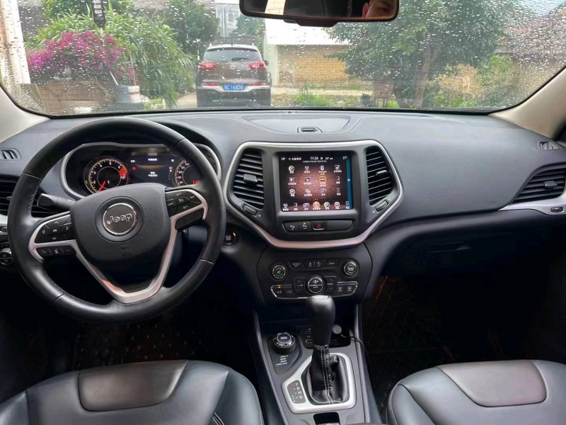 珠海18年Jeep自由光7