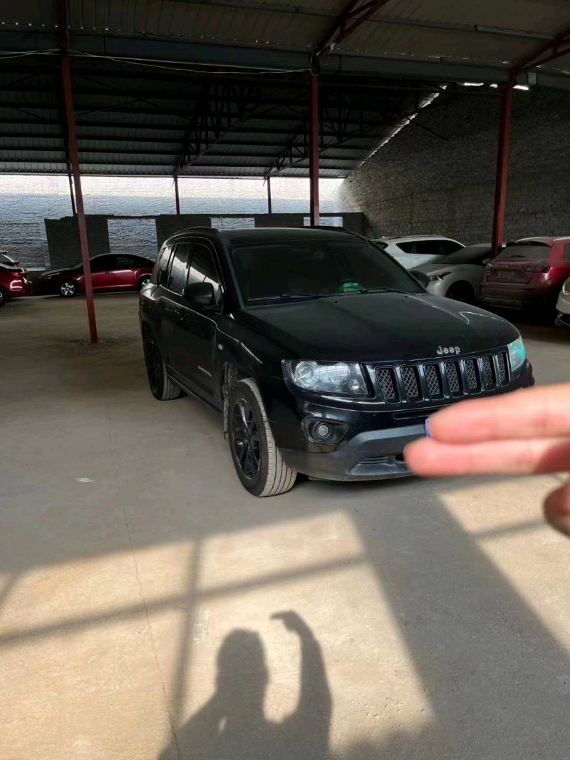 武汉13年Jeep指南者1