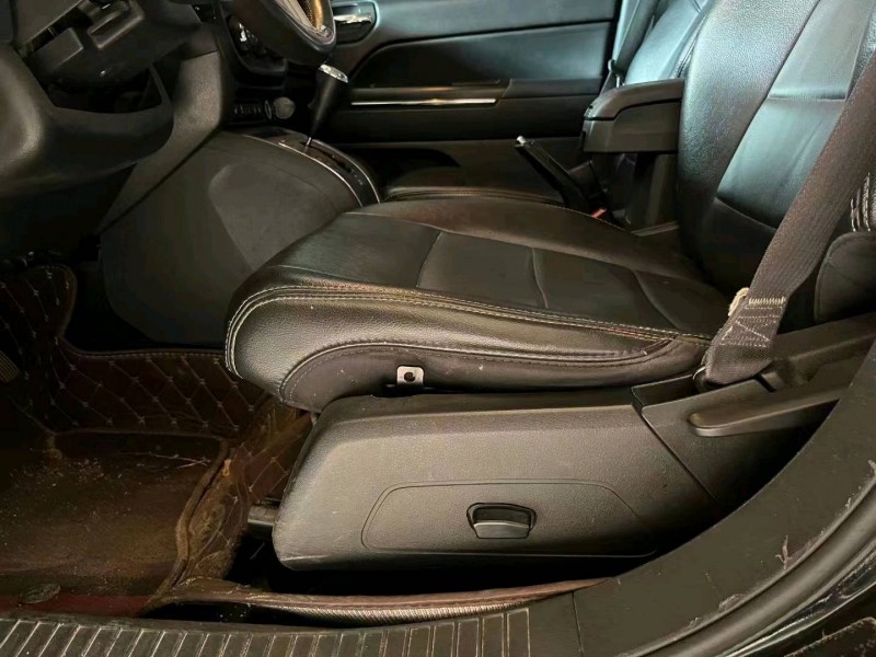 武汉13年Jeep指南者6