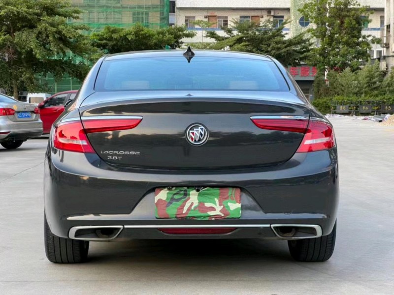 东莞17年别克君越9