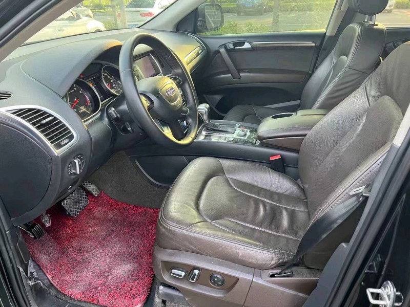 济宁12年奥迪Q75