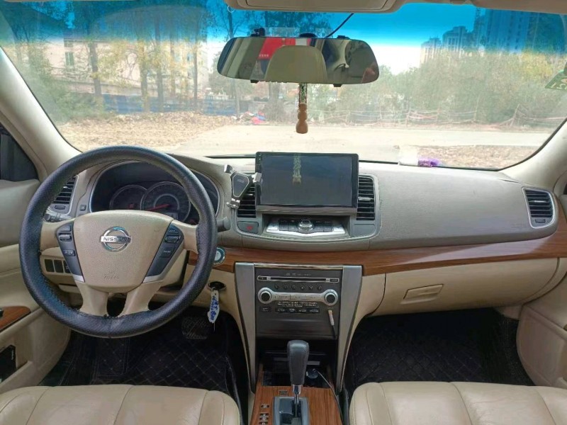 北京11年日产天籁5