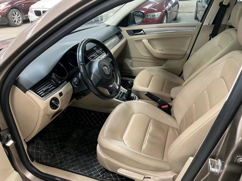 济宁15年大众宝来4