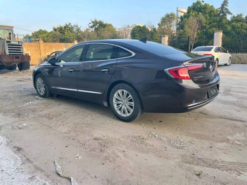 苏州17年别克君越7