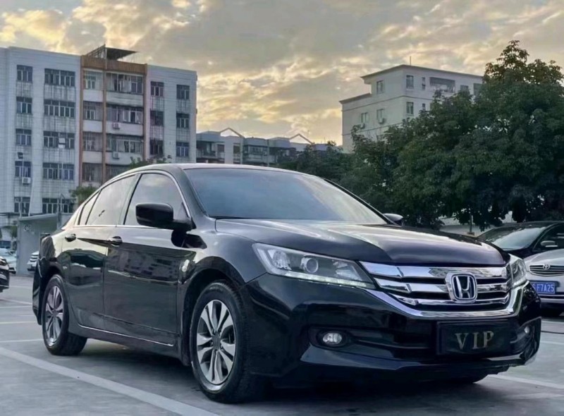 珠海16年本田雅阁3