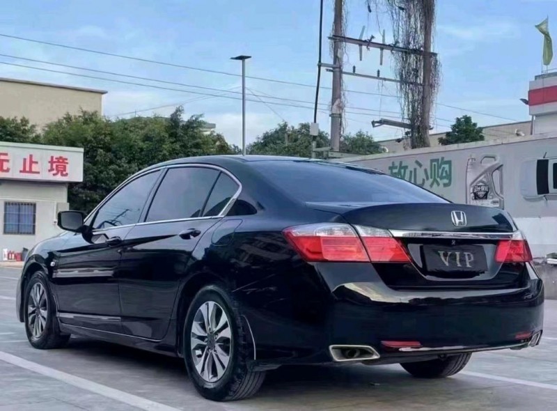 珠海16年本田雅阁4