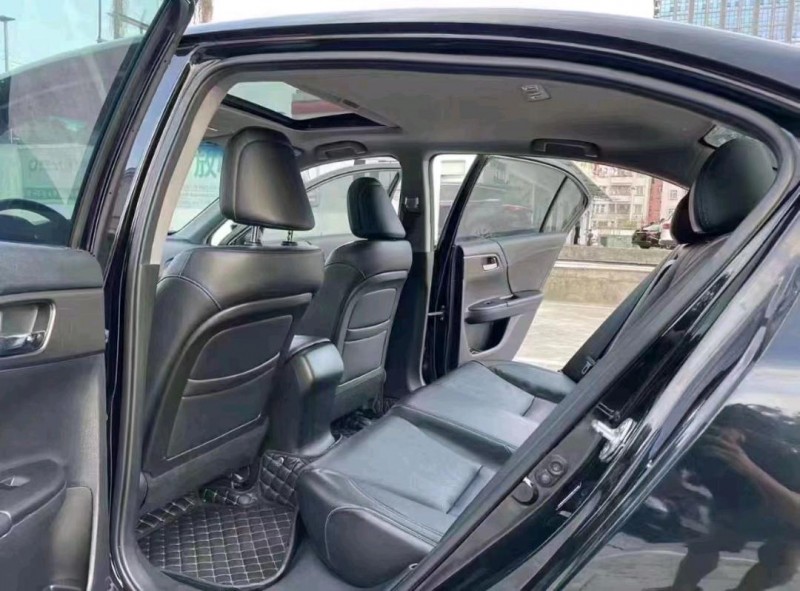 珠海16年本田雅阁5