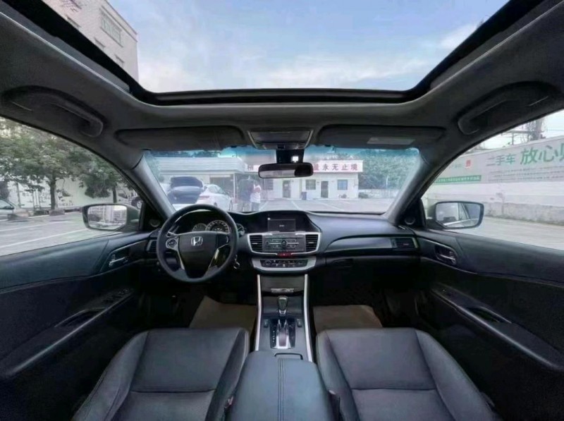 珠海16年本田雅阁8