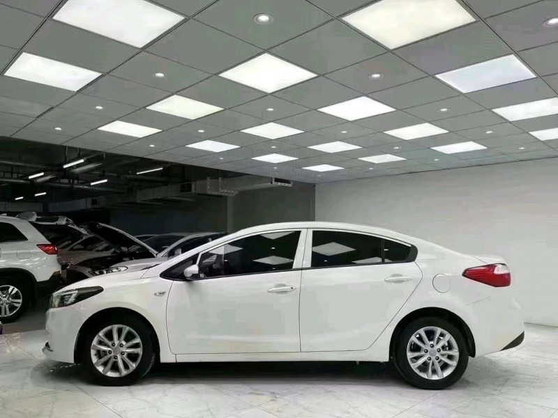 成都18年起亚K33