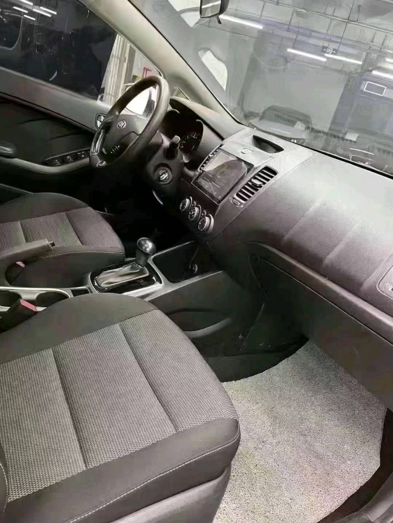 成都18年起亚K38